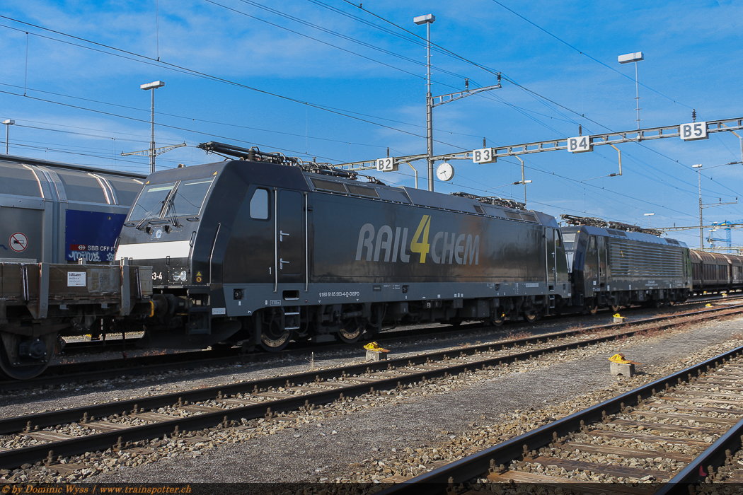 185 563 und ES 64 F4-111 abgestellt