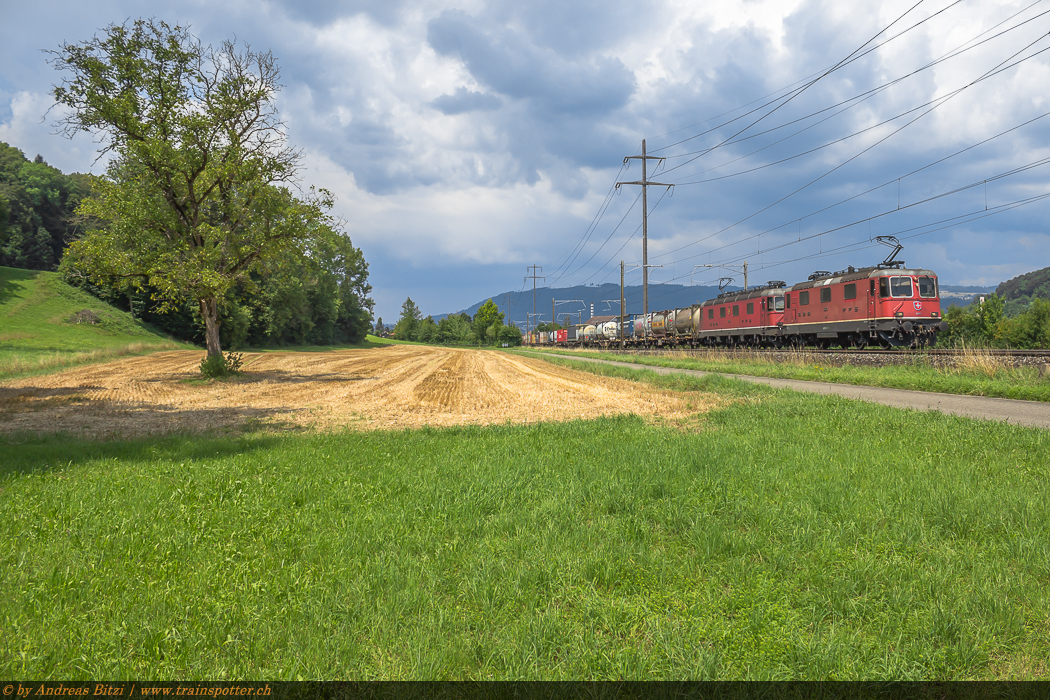 SBB Cargo International 11343 und 11685 ’’Sulgen’’ am Hupac UKV-Zug von Muttenz nach Bellinzona